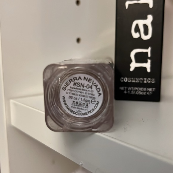 Limited Edition Naked Cosmetics Eyeshadow plus extra - Picture 5 of 7